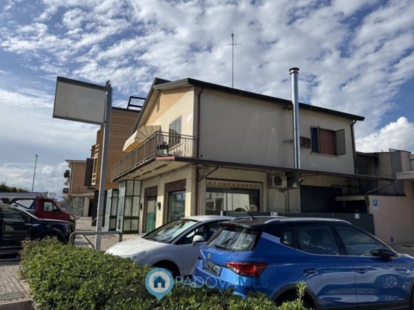 negozio in vendita a Noventa Padovana in zona Noventana