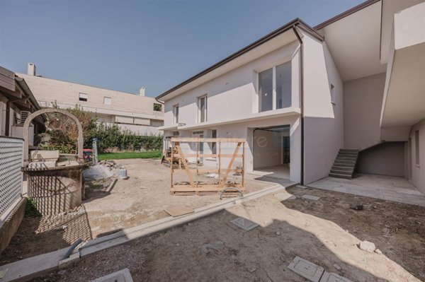 casa indipendente in vendita a Noventa Padovana in zona Noventana