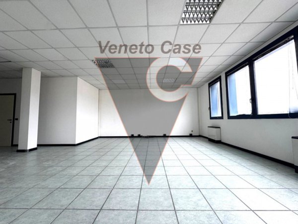 ufficio in vendita a Noventa Padovana in zona Noventana