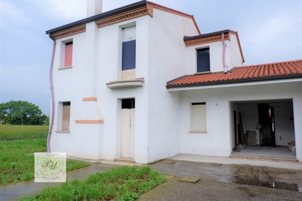 casa semindipendente in vendita ad Ospedaletto Euganeo
