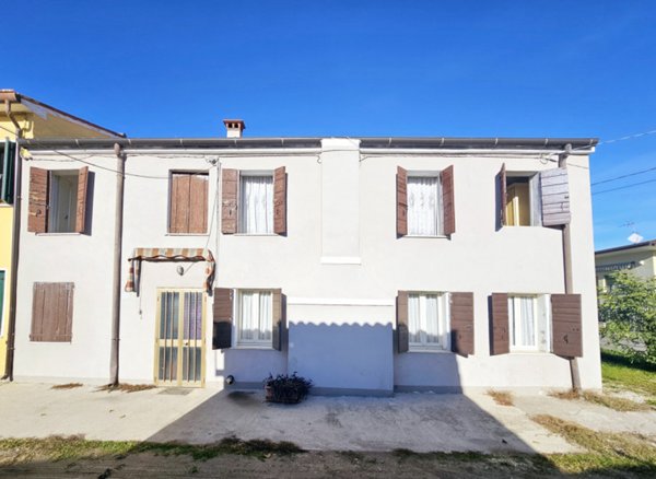 casa indipendente in vendita ad Ospedaletto Euganeo in zona Tresto