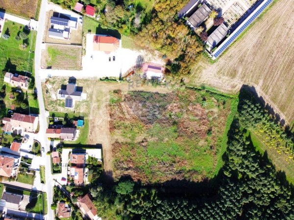 terreno edificabile in vendita ad Ospedaletto Euganeo