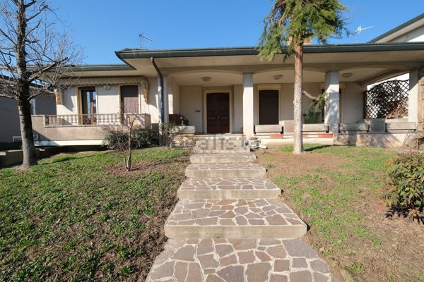 casa indipendente in vendita ad Ospedaletto Euganeo