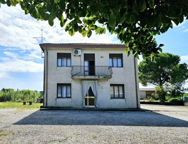 casa indipendente in vendita ad Ospedaletto Euganeo in zona Tresto