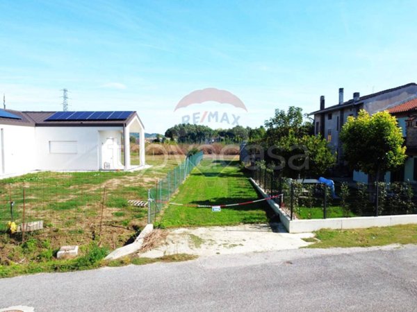 negozio in vendita ad Ospedaletto Euganeo