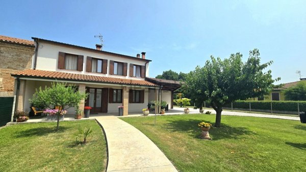 casa indipendente in vendita ad Ospedaletto Euganeo in zona Tresto