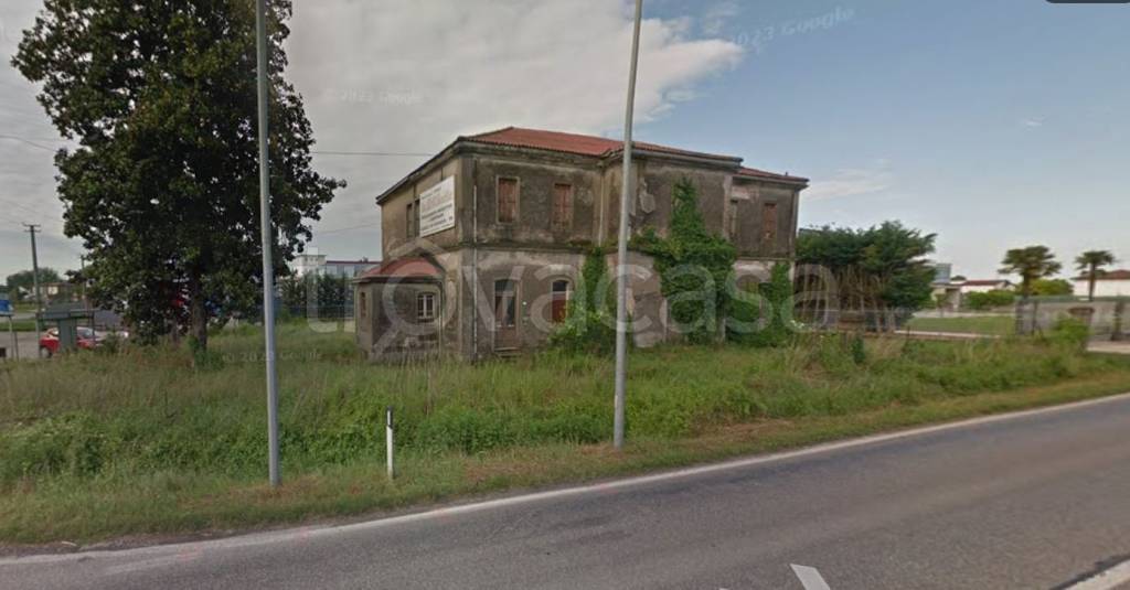 negozio in vendita ad Ospedaletto Euganeo in zona Vallancon