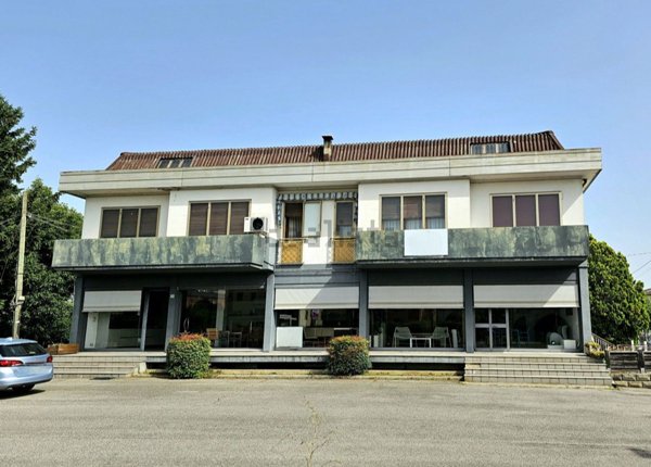 locale commerciale in vendita ad Ospedaletto Euganeo
