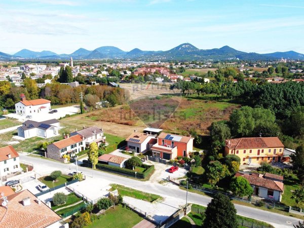 terreno edificabile in vendita ad Ospedaletto Euganeo