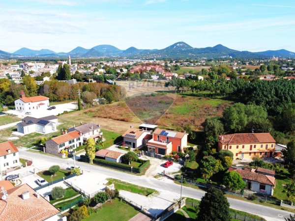 negozio in vendita ad Ospedaletto Euganeo