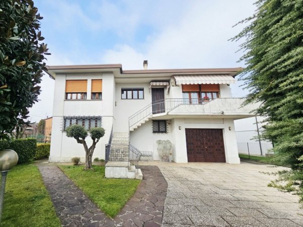 casa indipendente in vendita ad Ospedaletto Euganeo