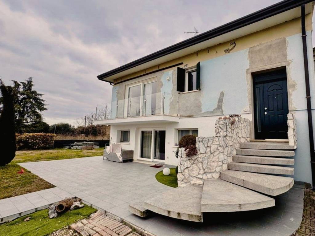 casa indipendente in vendita ad Ospedaletto Euganeo