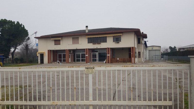 capannone in vendita ad Ospedaletto Euganeo