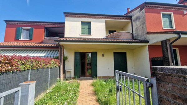 casa indipendente in vendita ad Ospedaletto Euganeo in zona Palugana