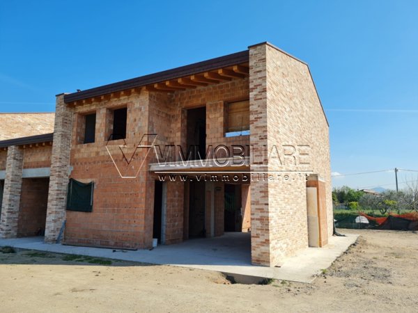 casa indipendente in vendita ad Ospedaletto Euganeo in zona Palugana