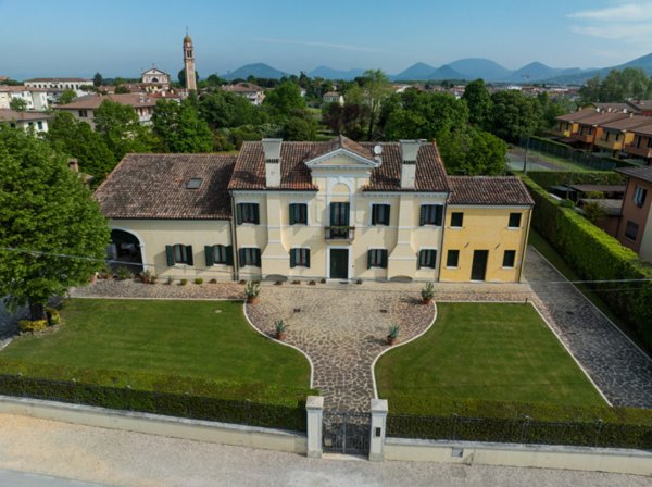 casa indipendente in vendita ad Ospedaletto Euganeo