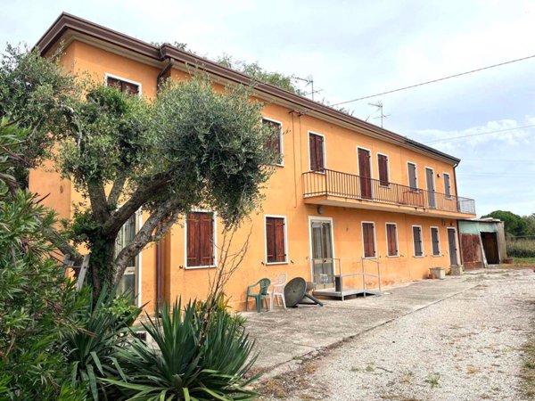 casa indipendente in vendita ad Ospedaletto Euganeo in zona Dossi