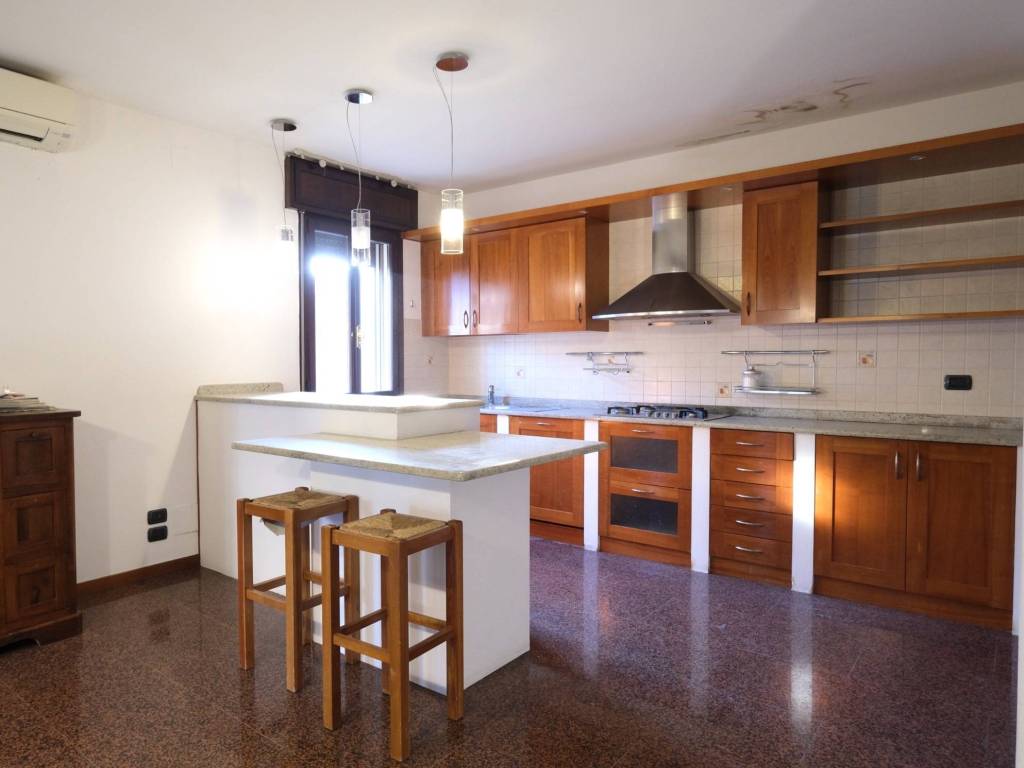 casa indipendente in vendita ad Ospedaletto Euganeo in zona Dossi