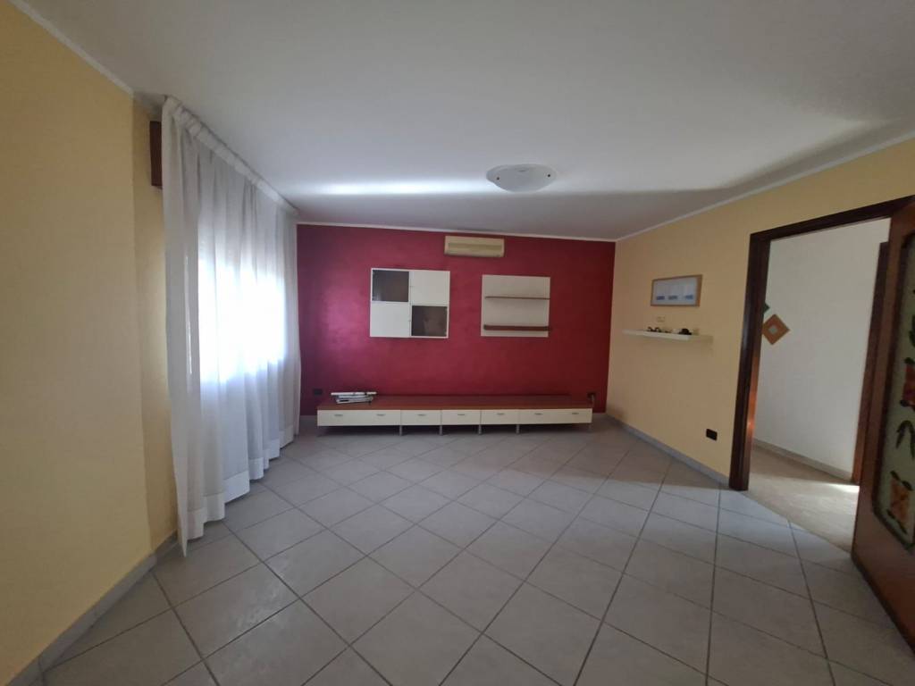 intera palazzina in vendita ad Ospedaletto Euganeo in zona Dossi