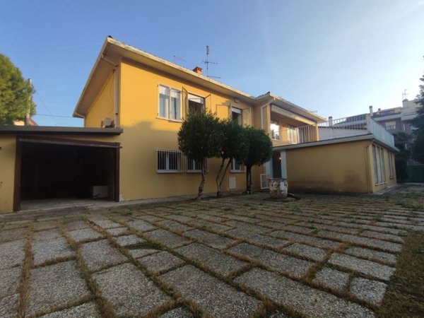 casa indipendente in vendita a Padova in zona Sacra Famiglia