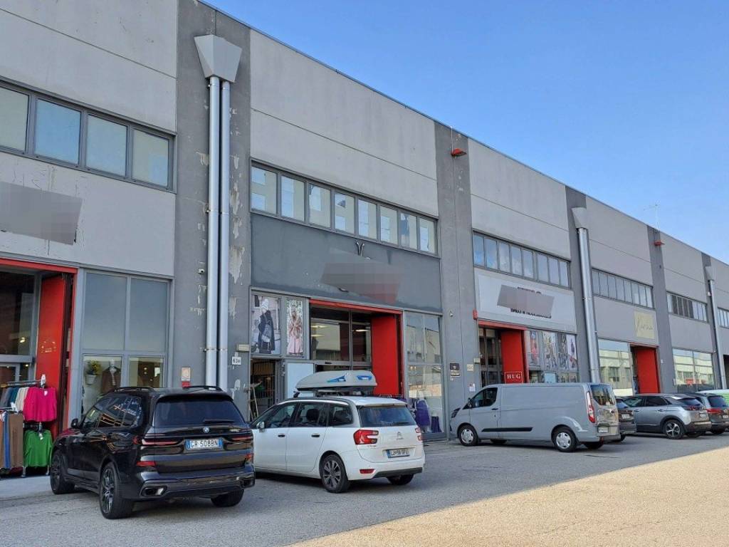 locale commerciale in vendita a Padova in zona Camin / Granze