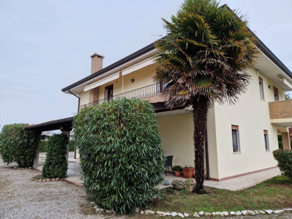 casa indipendente in vendita a Padova in zona Altichiero