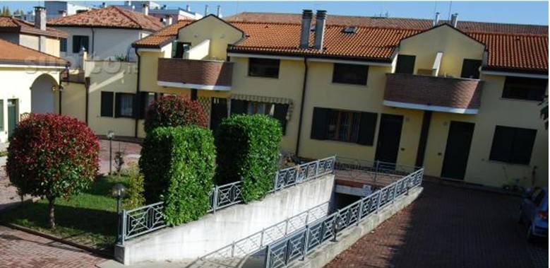 casa semindipendente in vendita a Padova in zona Centro Storico