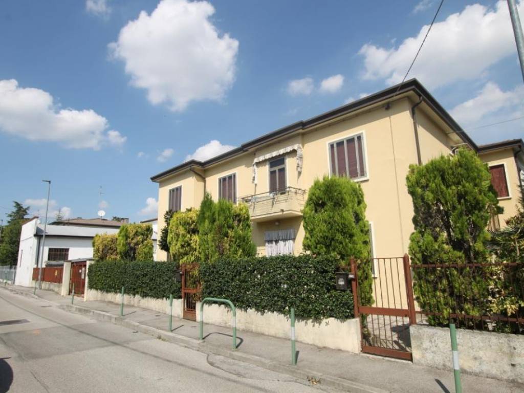 casa indipendente in vendita a Padova in zona Pontevigodarzere