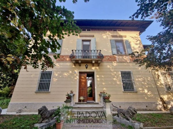 casa indipendente in vendita a Padova in zona San Carlo