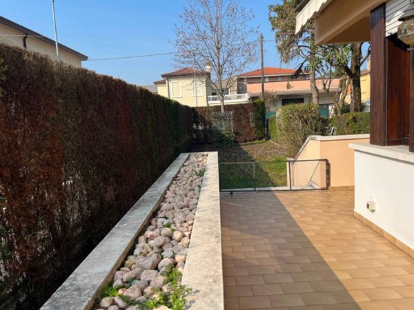 casa indipendente in vendita a Padova in zona San Carlo