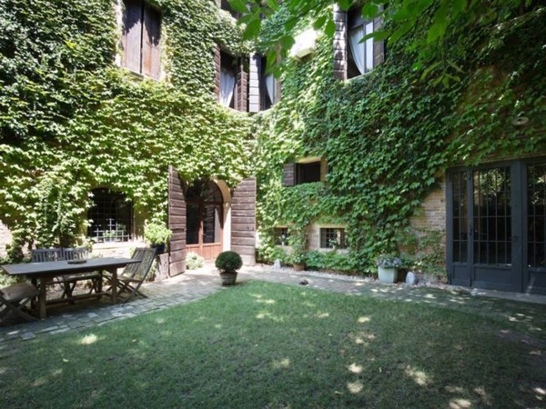 intera palazzina in vendita a Padova in zona Savonarola