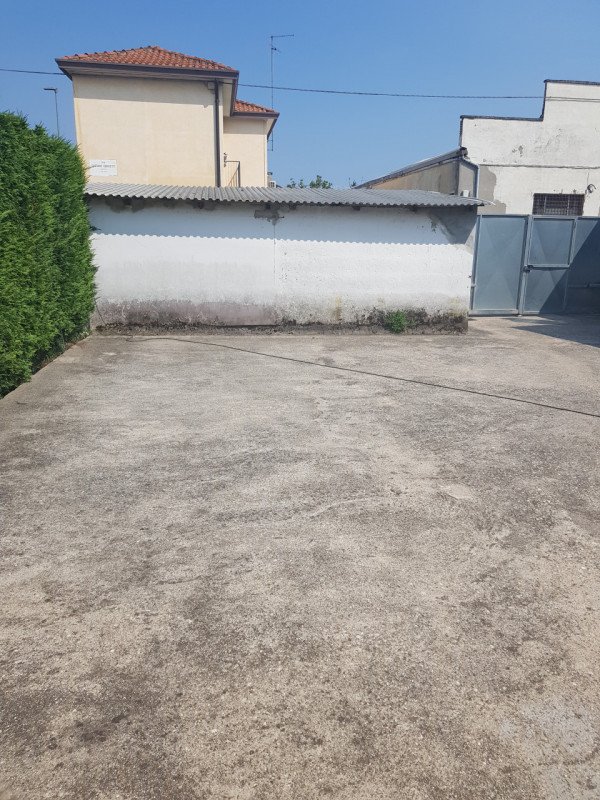 locale di sgombero in vendita a Padova