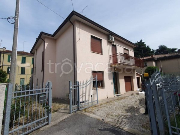 casa indipendente in vendita a Padova in zona San Carlo