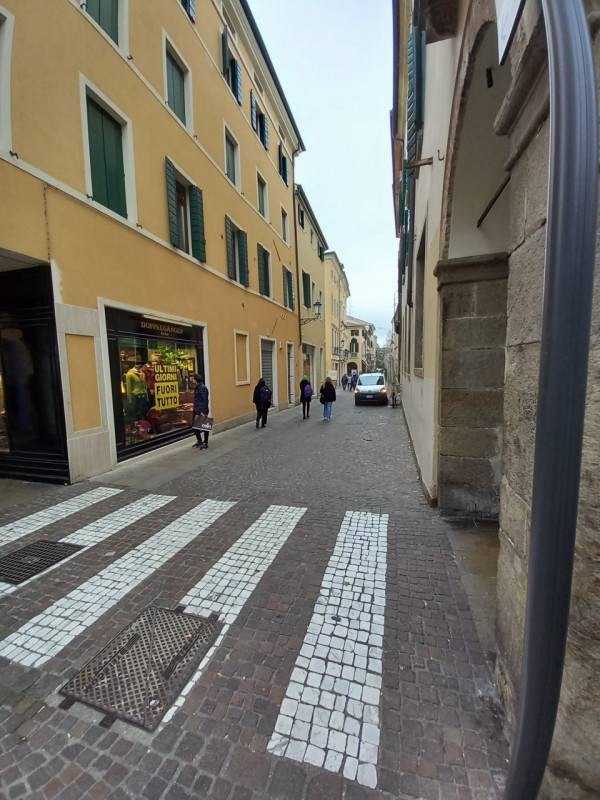 negozio in vendita a Padova in zona Centro Storico
