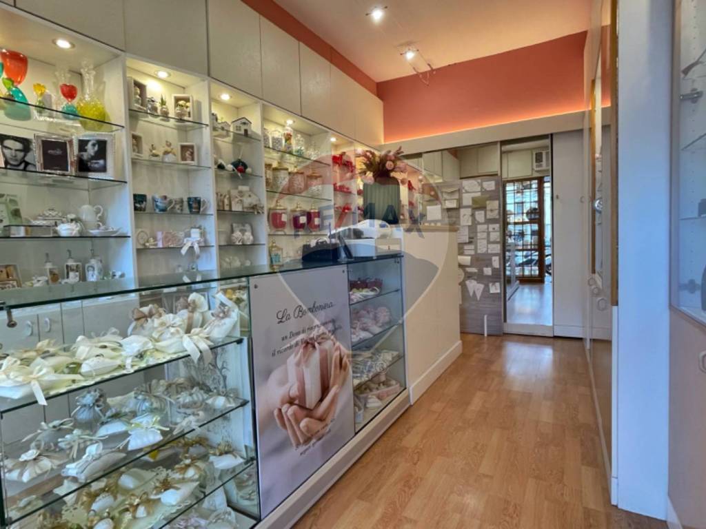 negozio in vendita a Padova in zona Centro Storico