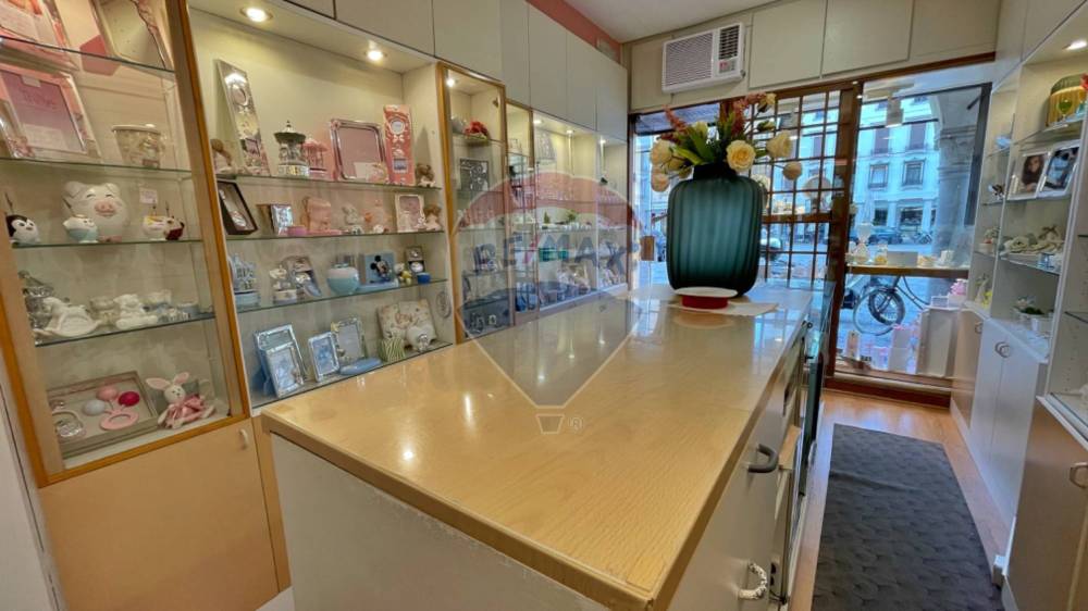 negozio in vendita a Padova in zona Centro Storico