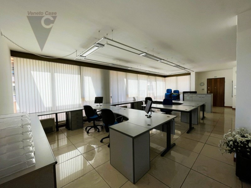 ufficio in vendita a Padova in zona Camin / Granze