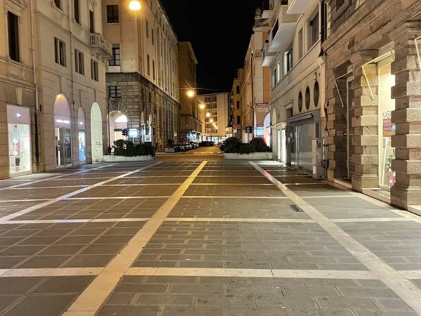 negozio in vendita a Padova in zona Savonarola