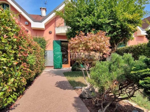 casa indipendente in vendita a Padova in zona Montà