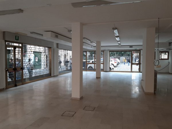 negozio in vendita a Padova in zona Centro Storico