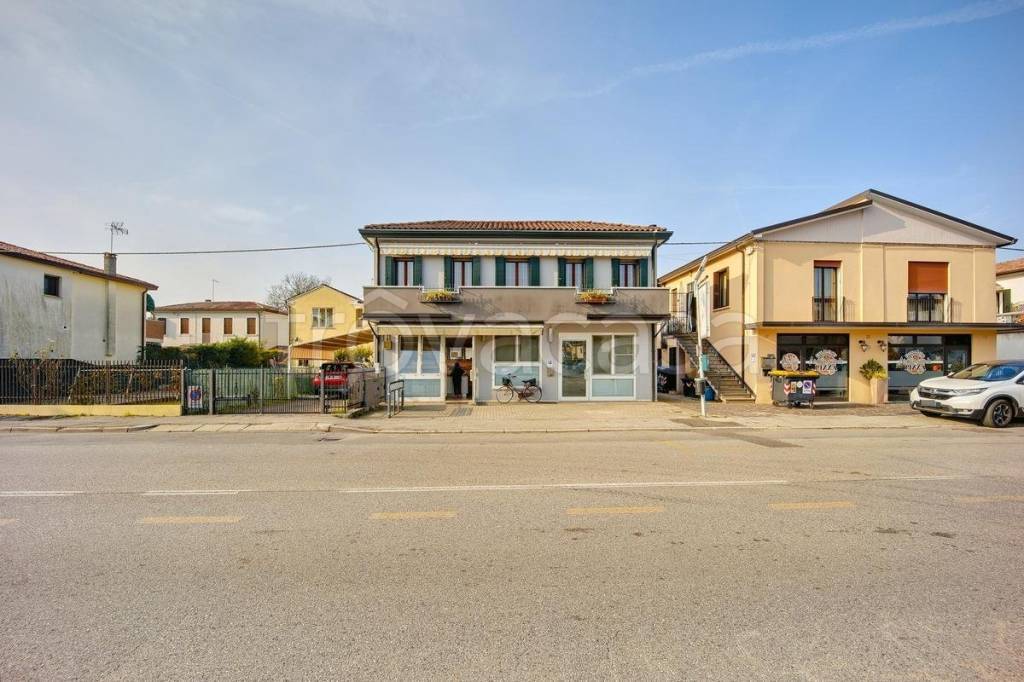 negozio in vendita a Padova in zona Guizza