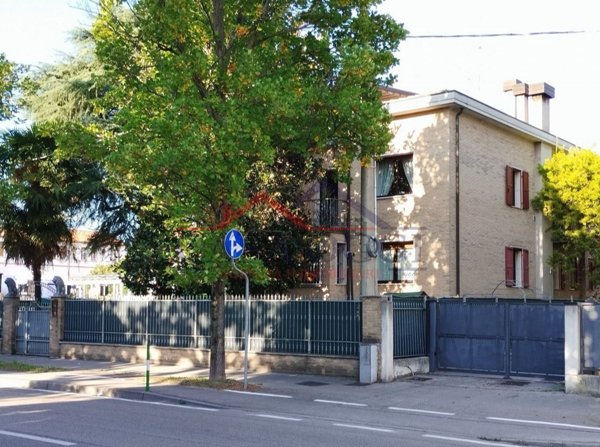casa indipendente in vendita a Padova in zona Arcella