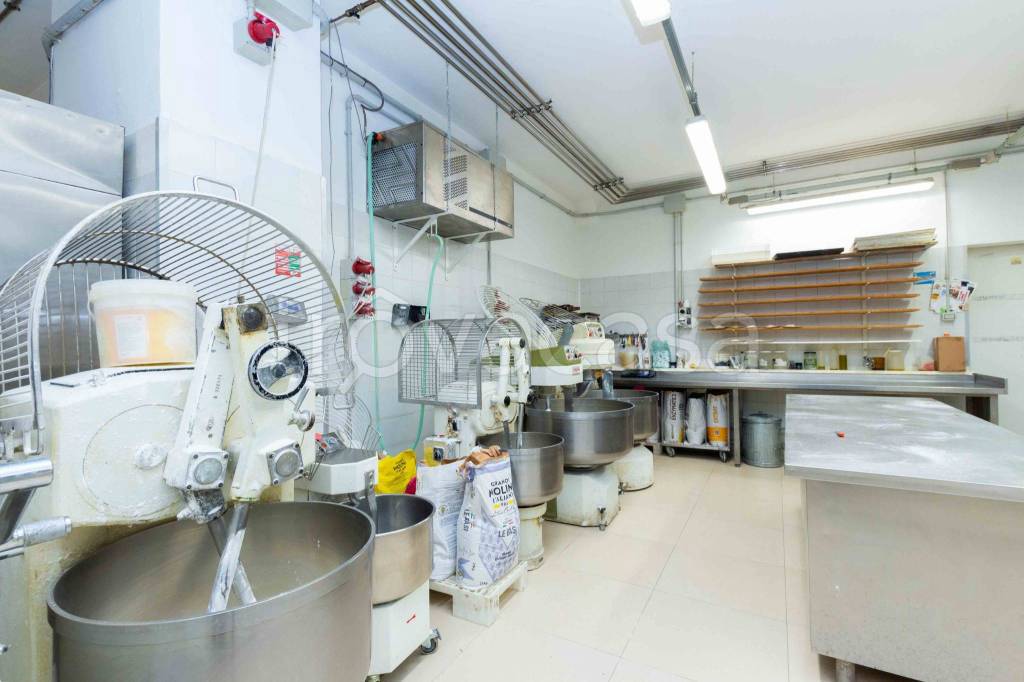 negozio in vendita a Padova in zona Guizza