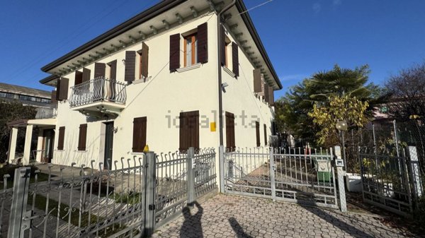 casa indipendente in vendita a Padova in zona Stanga