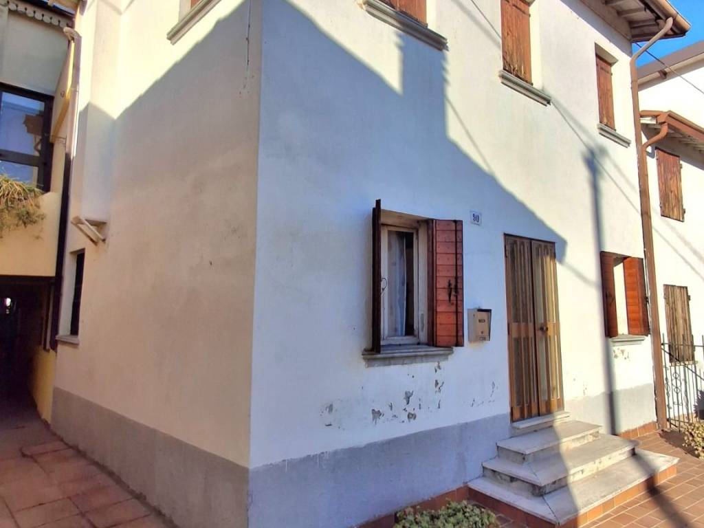 casa indipendente in vendita a Padova in zona Sacra Famiglia