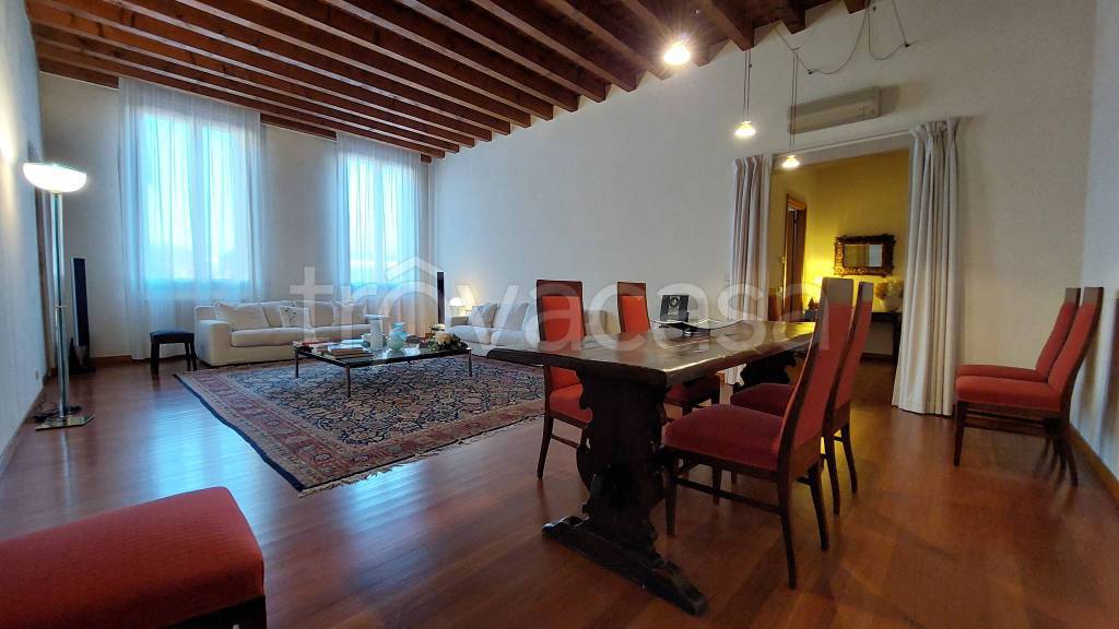 appartamento in vendita a Padova in zona Portello