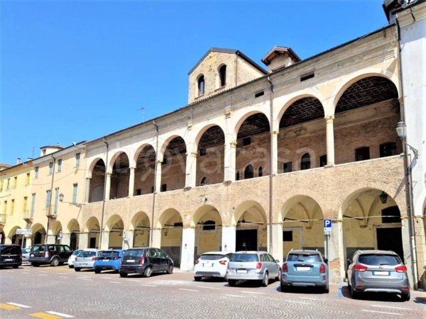 negozio in vendita a Padova in zona Centro Storico