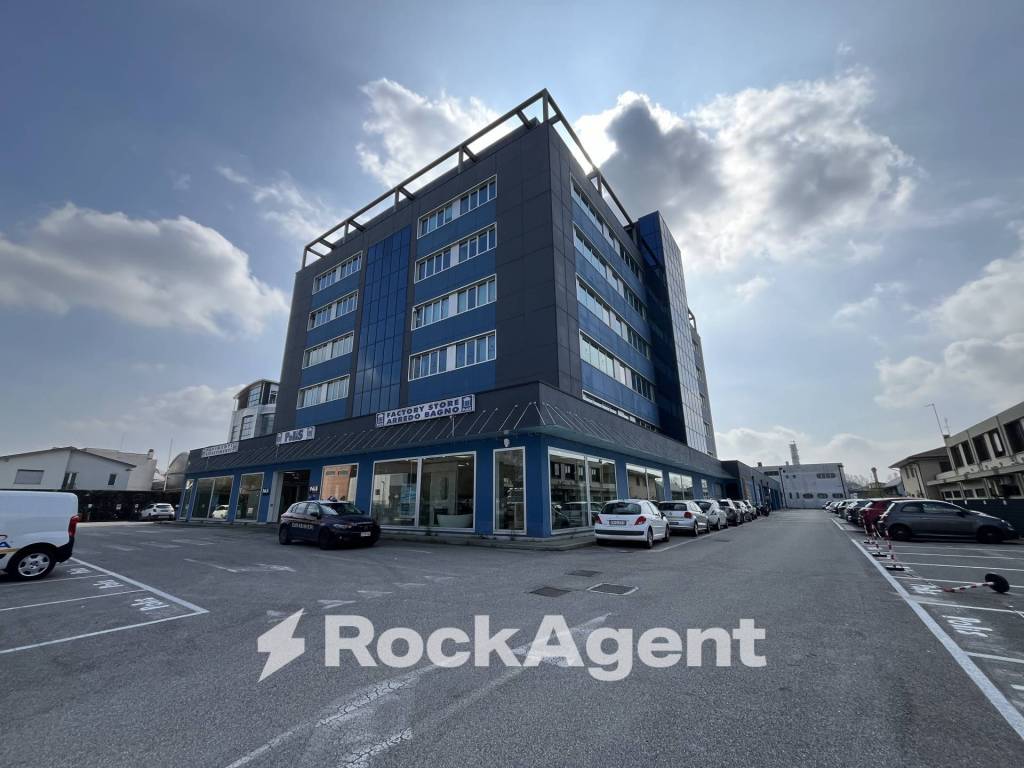 ufficio in vendita a Padova in zona Pio X