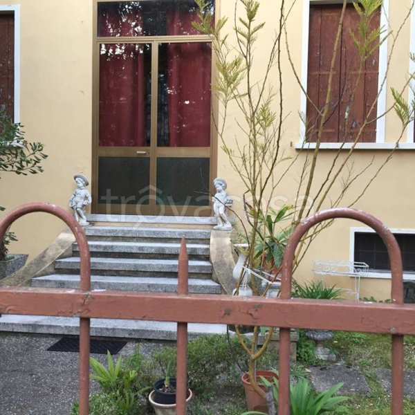 casa indipendente in vendita a Padova in zona Sant'Osvaldo / Santa Rita