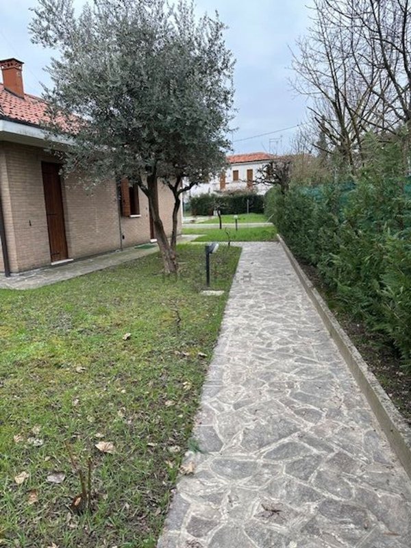 casa indipendente in vendita a Padova in zona Madonna Pellegrina